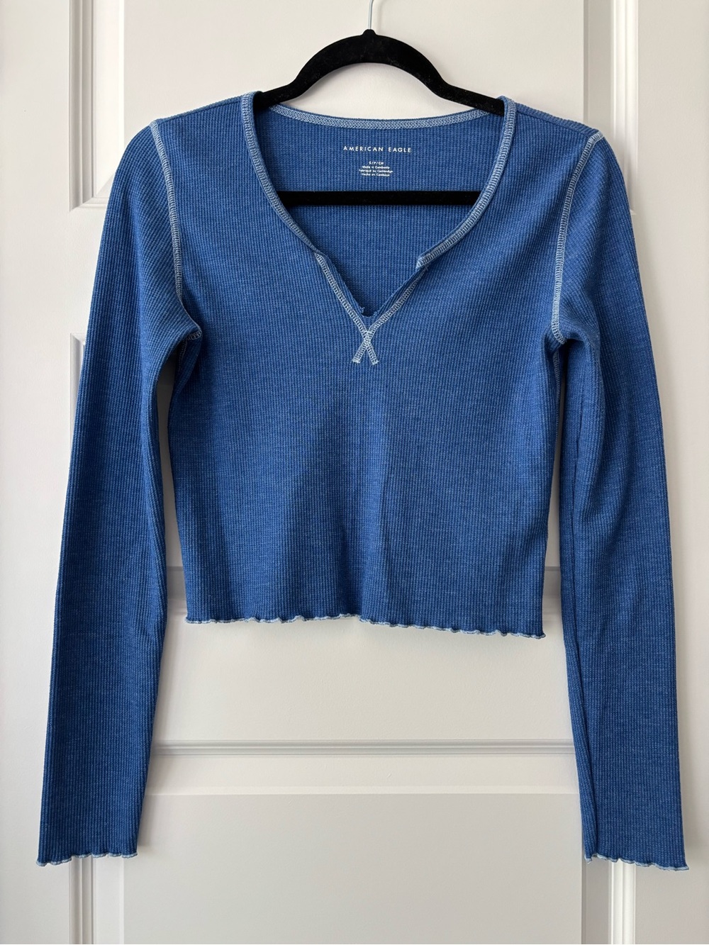 American Eagle Size S Blue Waffle
Knit Cropped V-Neck Everyday Top